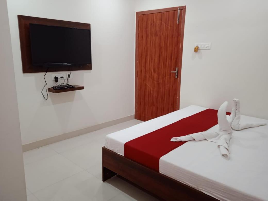 Hotel Haren Grand Γουβαχάτι Εξωτερικό φωτογραφία